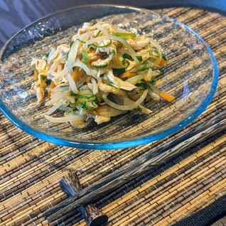 九条ねぎと蒸し鶏のピリ辛和え